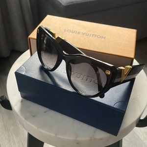 AUTHENTIC Excellent Condition Louis Vuitton Sunglasses